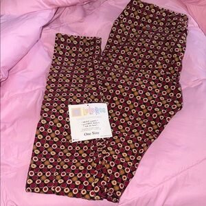 NWT!! 🖤 LuLaRoe Red and Yellow Patterned Leggings